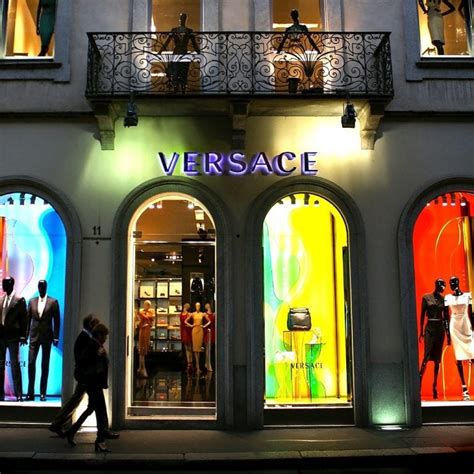 azienda versace in vendita|versace sito ufficiale.